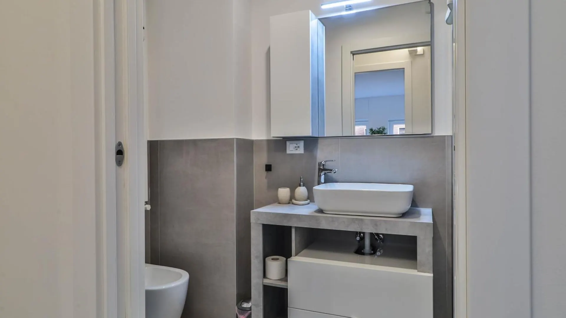 New - Mg 8 House - Bologna Centre Apartment Italy